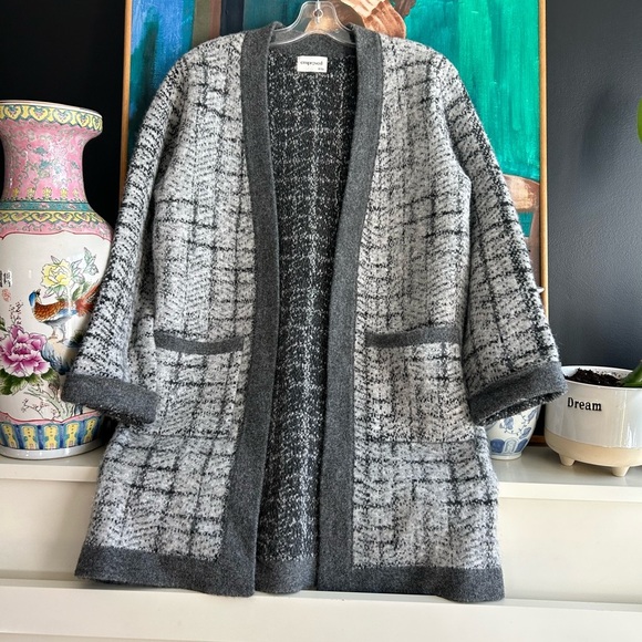 Emproved Grey Abstract Plaid Cardigan - Picture 1 of 15